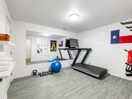  Photo 46