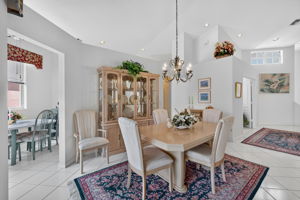 Dining Room 2 of 4