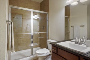  Photo 40