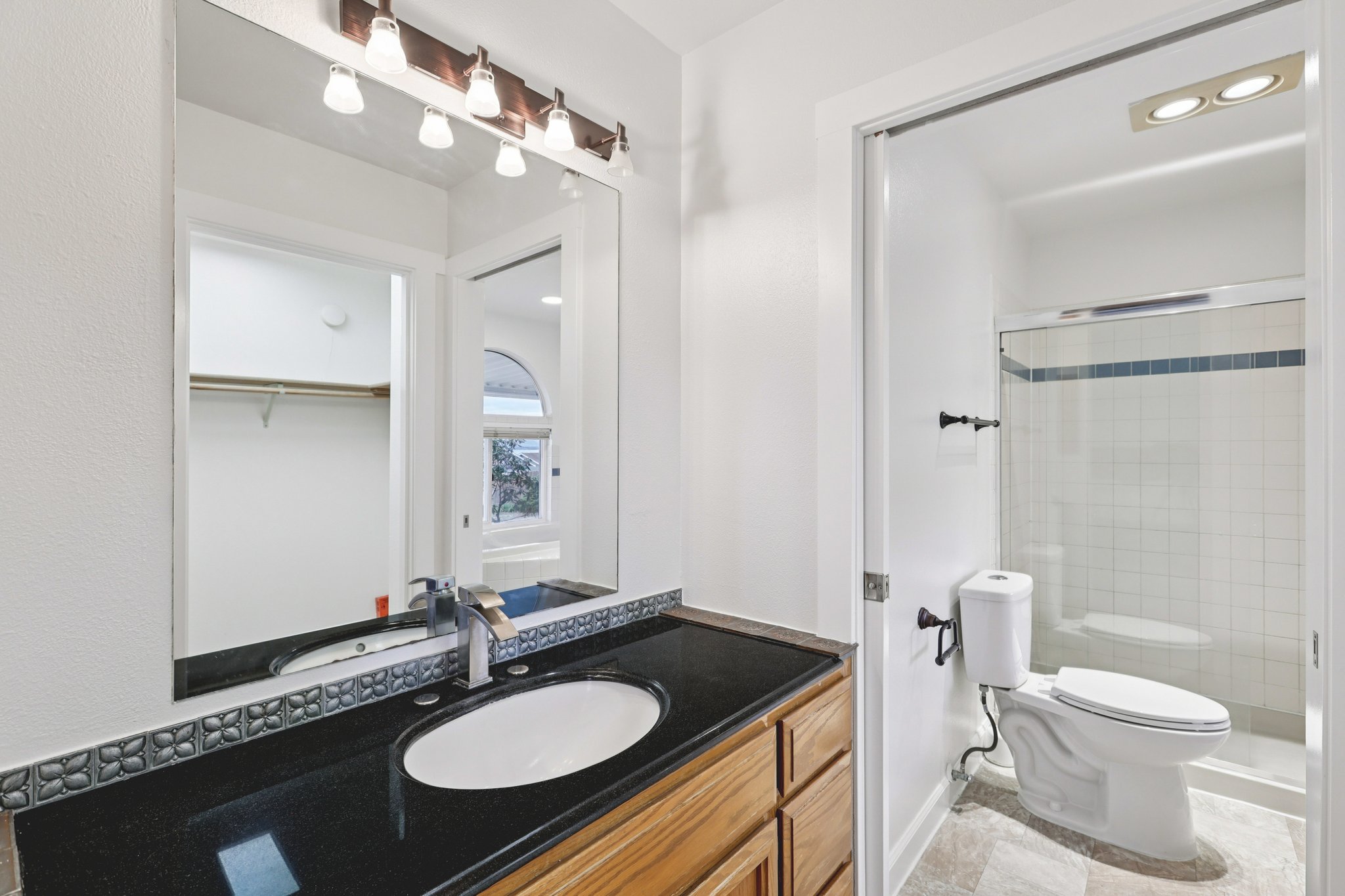 Carol St-S0403-029.jpg