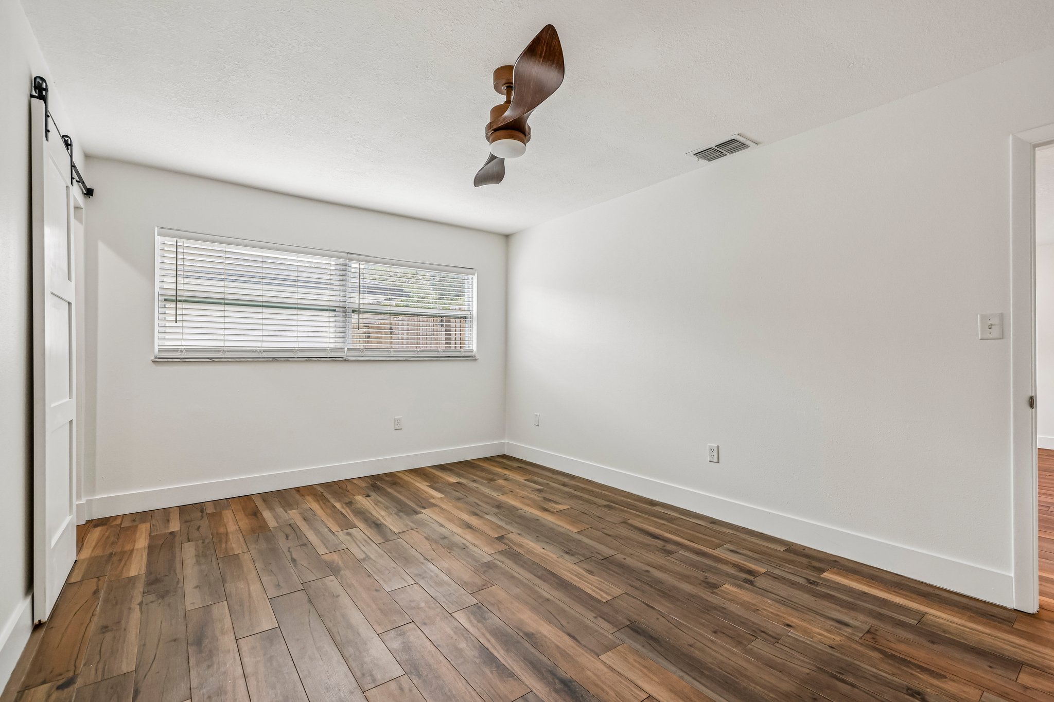 Glastonberry Rd-S3009-024.jpg