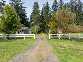  Photo 0