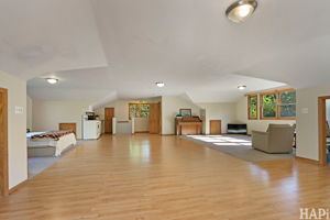  Photo 36