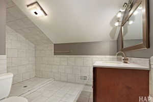  Photo 37