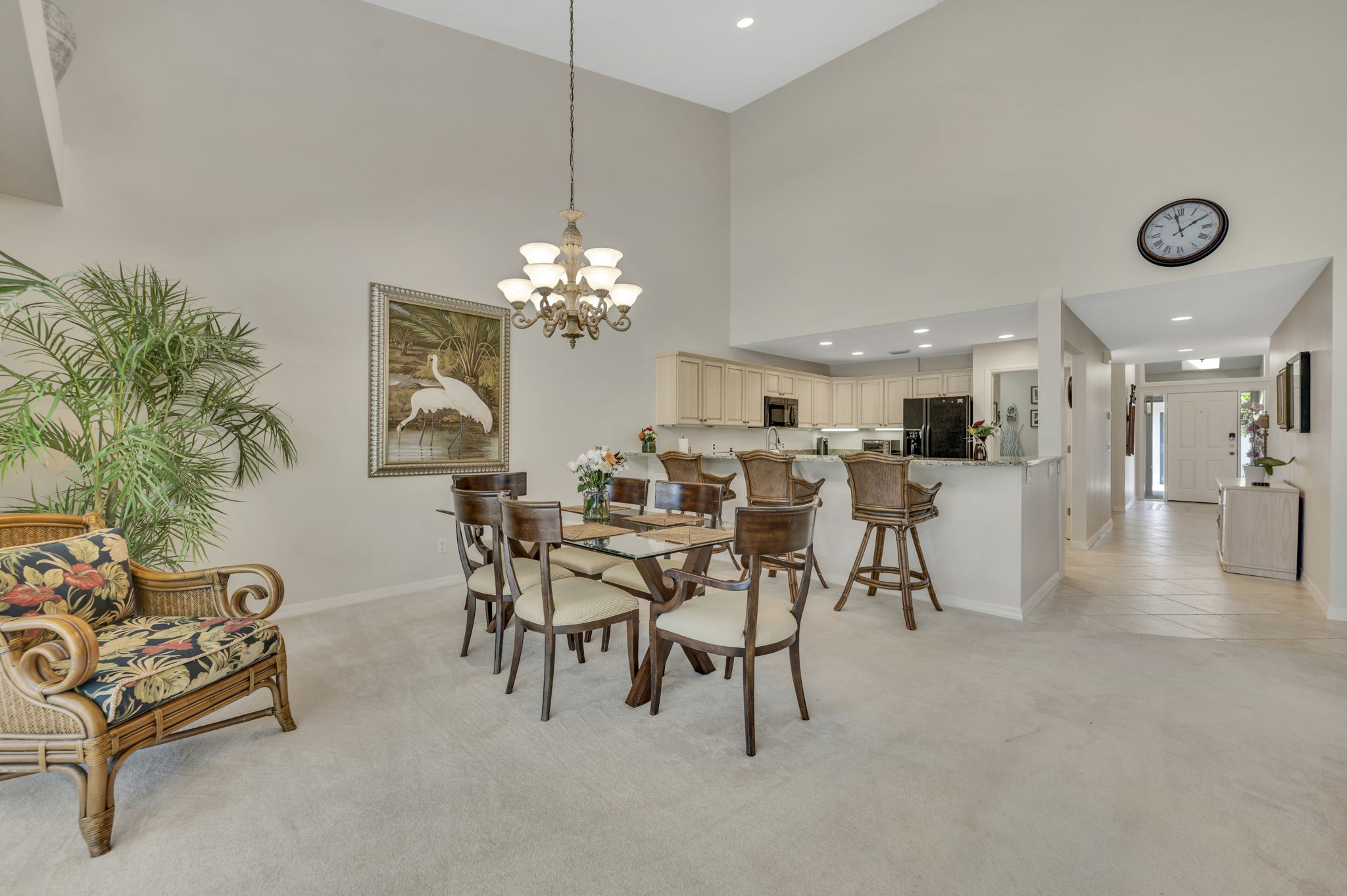 Dining to Kitchen