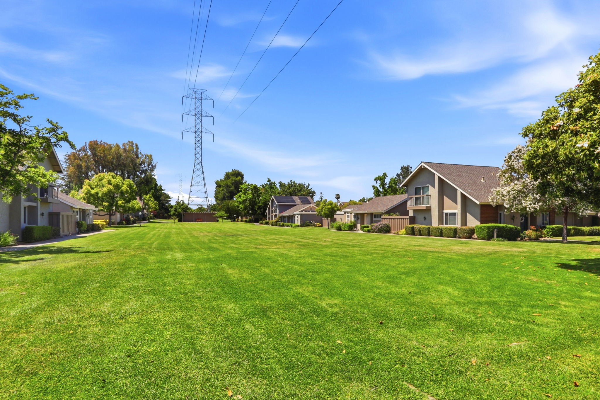 034_F8_152 Escobar Ave