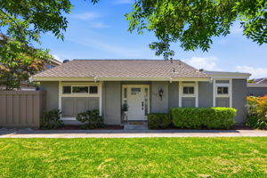 001_F8_152 Escobar Ave