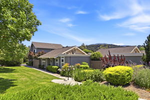 002_F8_152 Escobar Ave