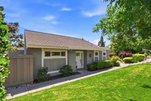 003_F8_152 Escobar Ave