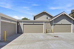 030_F8_152 Escobar Ave