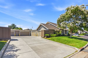 031_F8_152 Escobar Ave