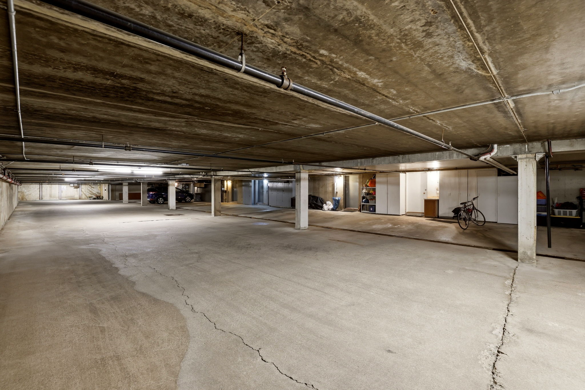 30. 152 Plainsview Dr. - Underground Garage