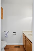 05. 152 Plainsview Dr. - Main Floor Half Bath