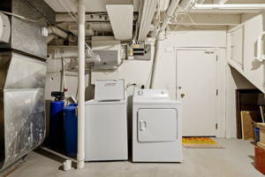 28. 152 Plainsview Dr. - Laundry