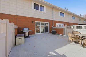 33. 152 Plainsview Dr. - Exterior - Back