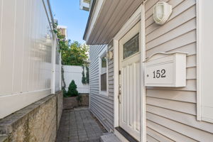 Saratoga St-L0309-002