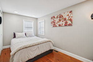 Saratoga St-L0309-012