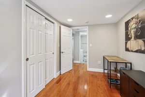 Saratoga St-L0309-014