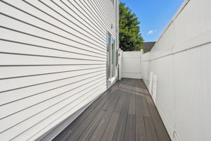 Saratoga St-L0309-021