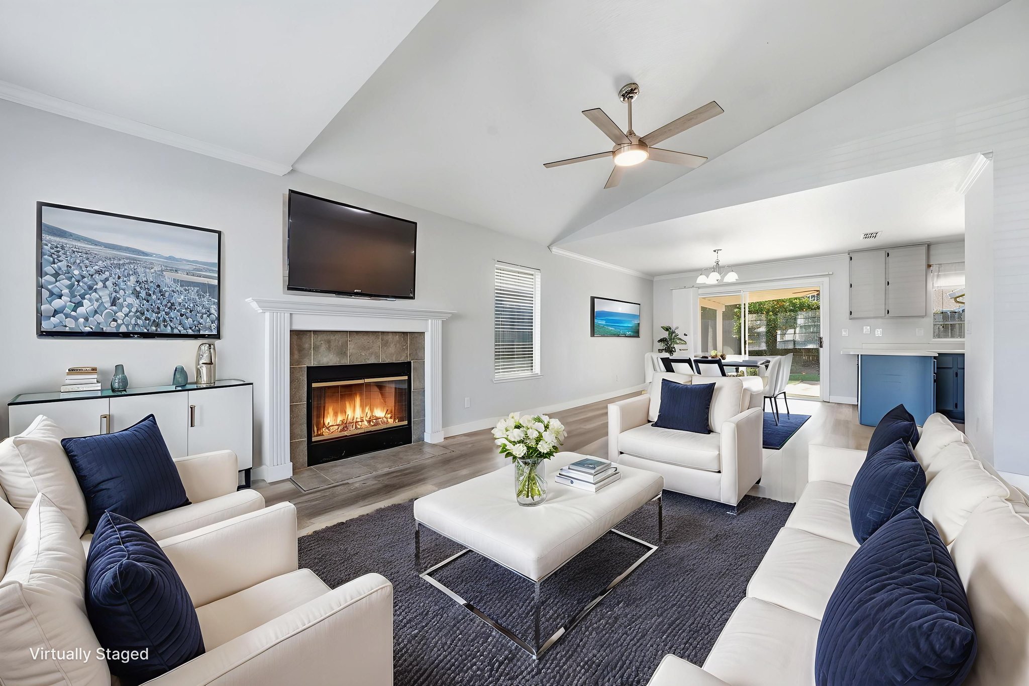 INTERIOR5 virtually staged.jpeg