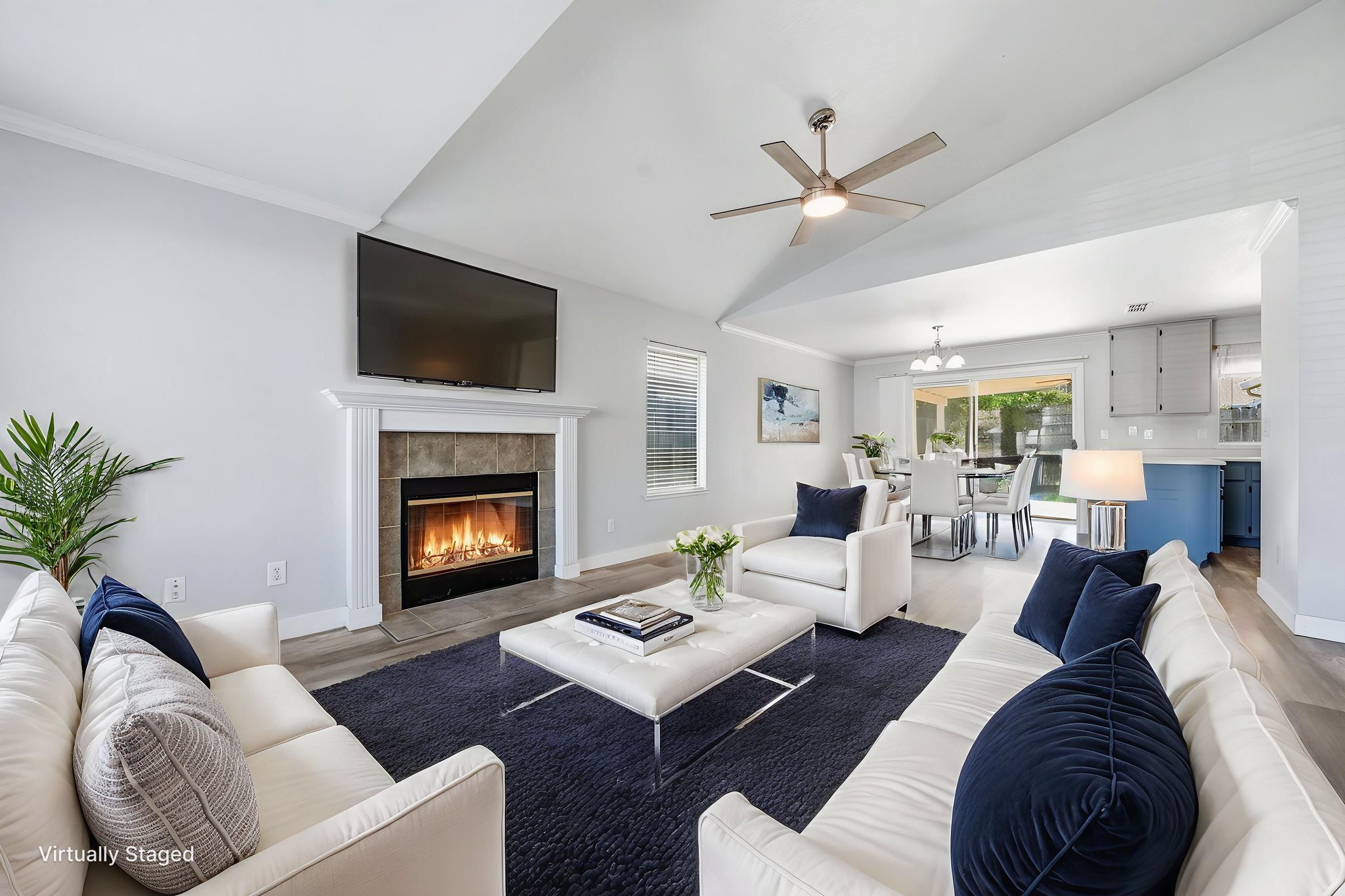 INTERIOR5 virtually staged.jpeg