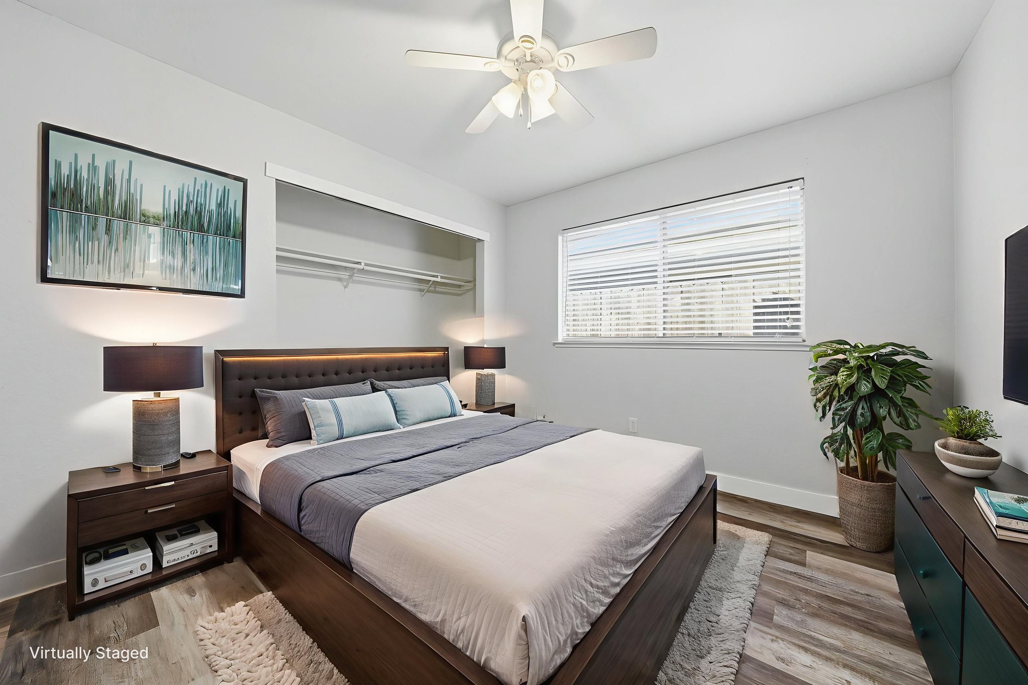 INTERIOR21 virtually staged.jpeg