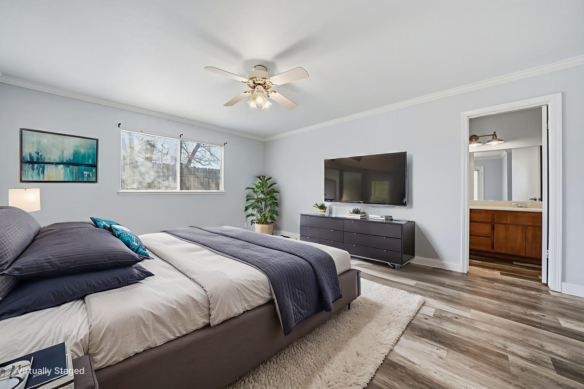 INTERIOR25 virtually staged.jpeg