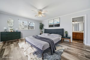 INTERIOR25 virtually staged.jpeg