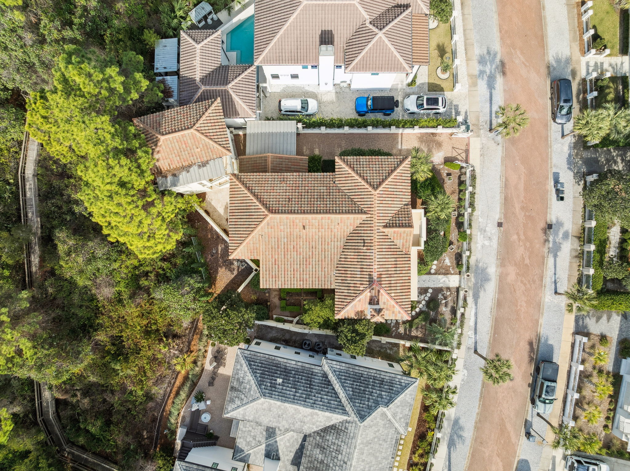 Array_152WhiteCliffsBlvd-6