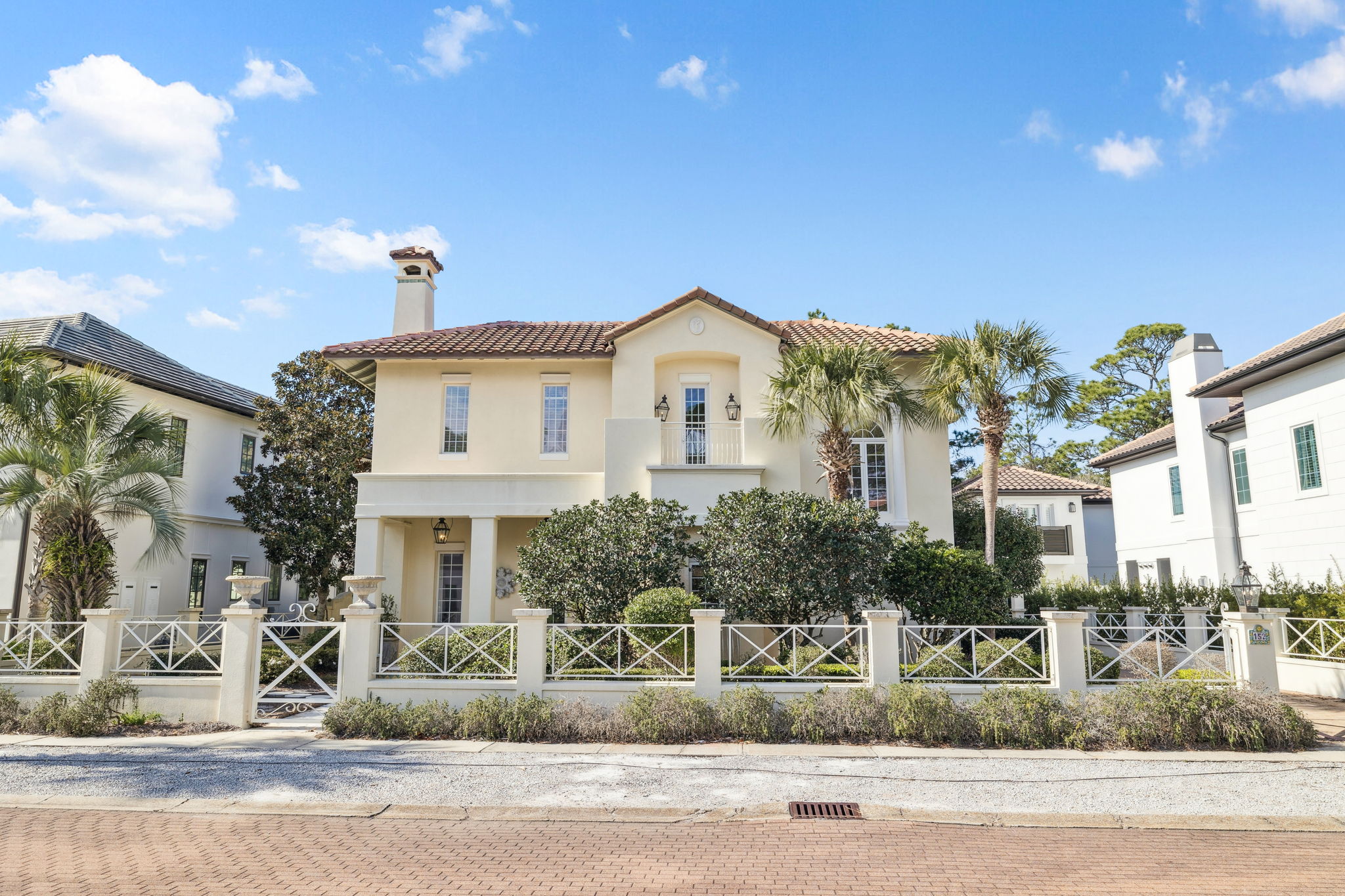 Array_152WhiteCliffsBlvd-17