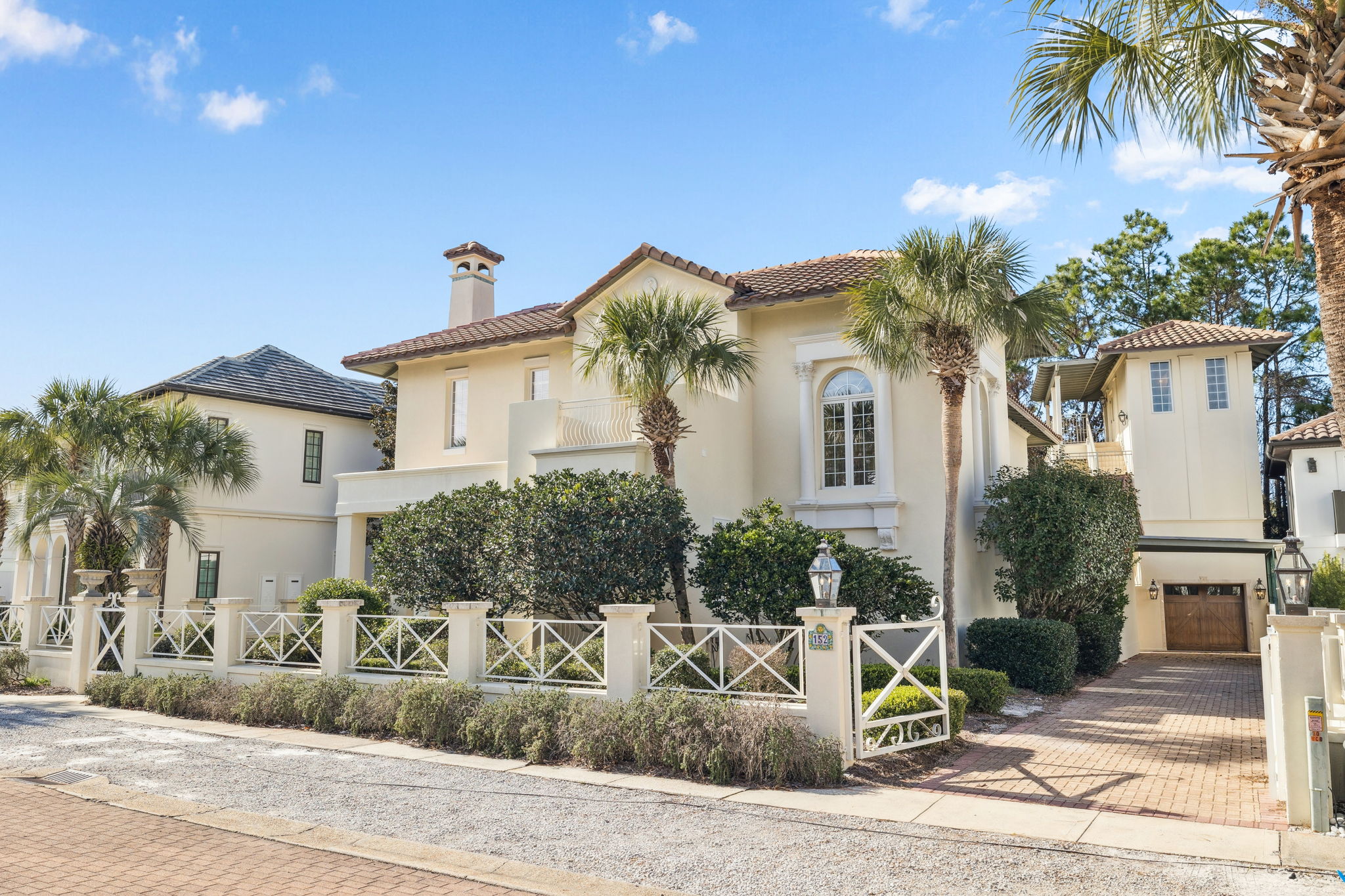 Array_152WhiteCliffsBlvd-19