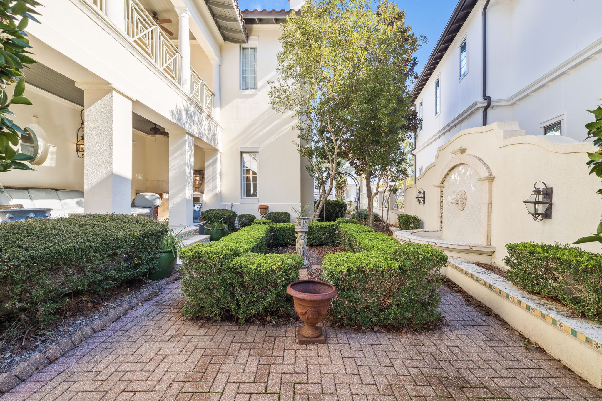 Array_152WhiteCliffsBlvd-22