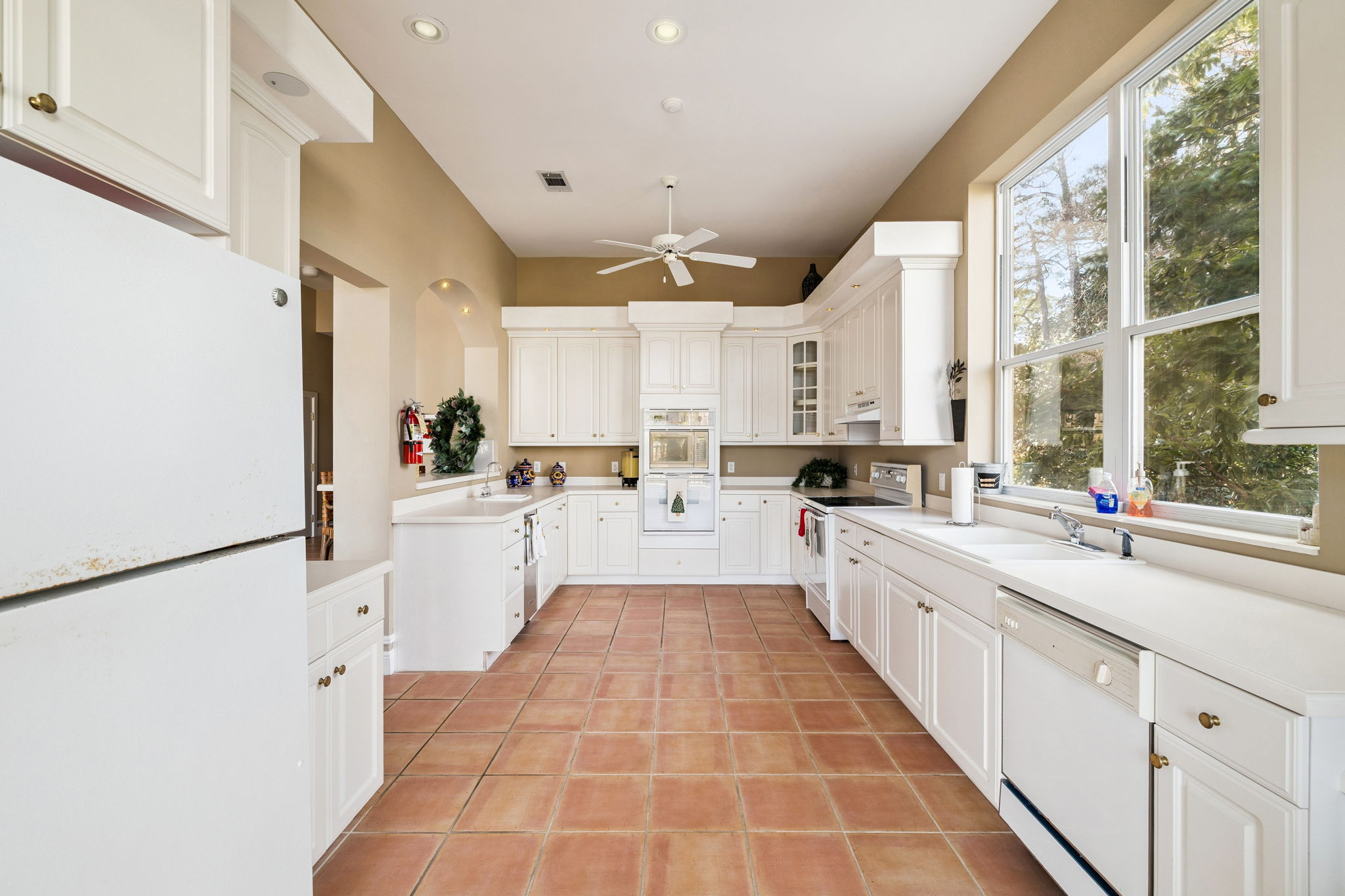 Array_152WhiteCliffsBlvd-94