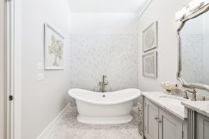 Array_152WhiteCliffsBlvd-57