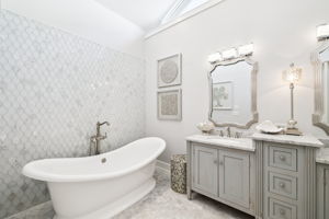 Array_152WhiteCliffsBlvd-58