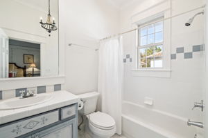 Array_152WhiteCliffsBlvd-79