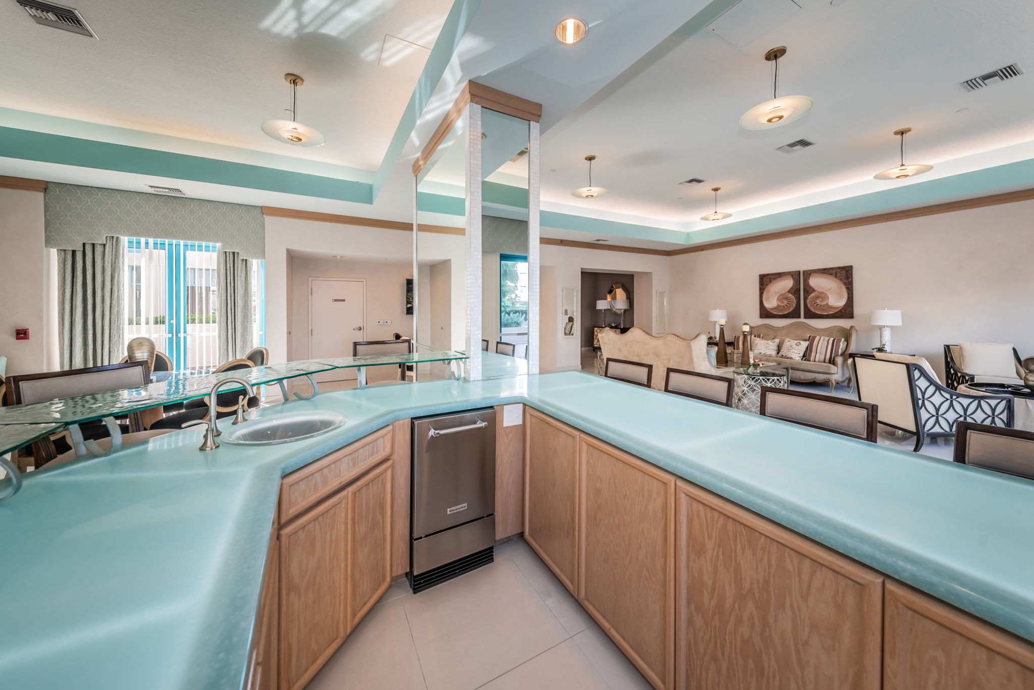 Social Room7, Ultimar 2