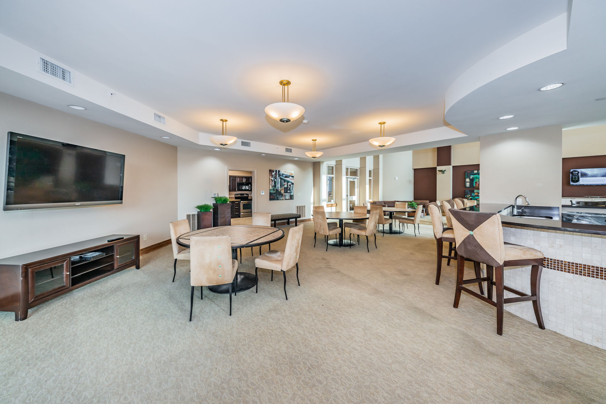 Clubhouse2, Ultimar 3