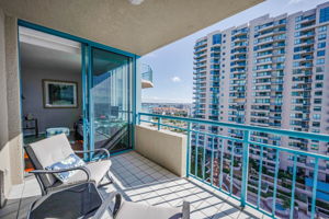 Primary Bedroom Balcony7