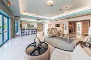 Social Room9, Ultimar 2