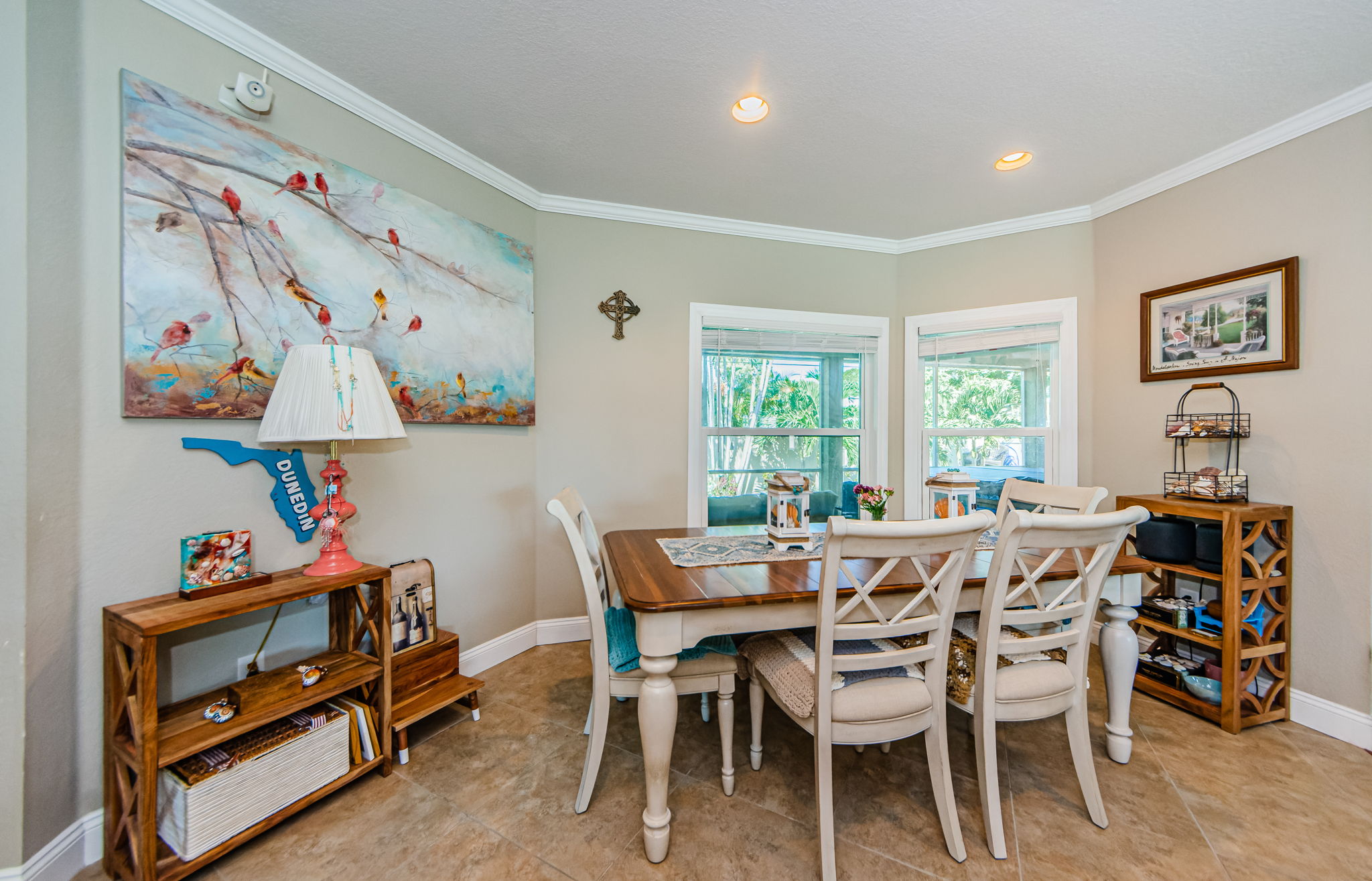 Kitchen Eat-In 1