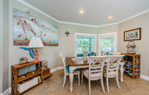 Kitchen Eat-In 1