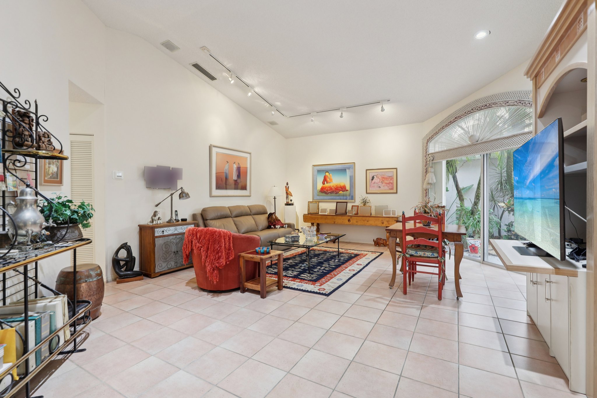 Wilshire Cir-S1803-007.jpg