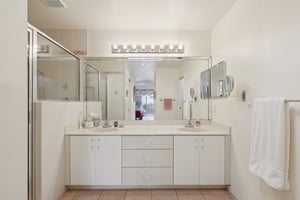 Wilshire Cir-S1803-036.jpg