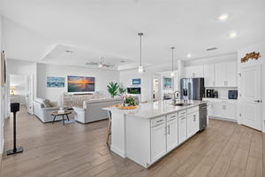Kitchen 4 of 5