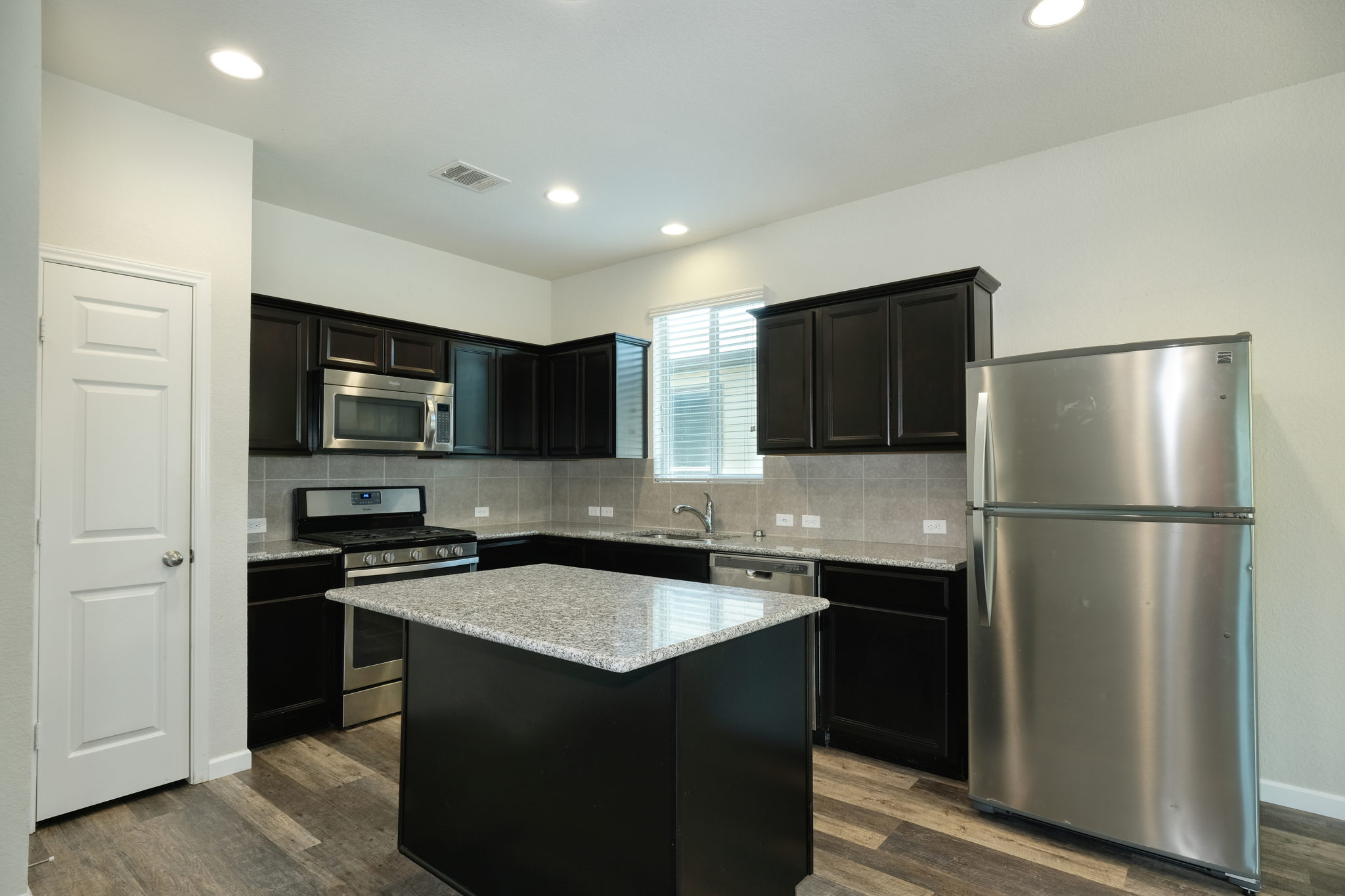 Kitchen/Breakfast Bar