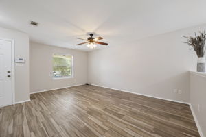  Photo 0