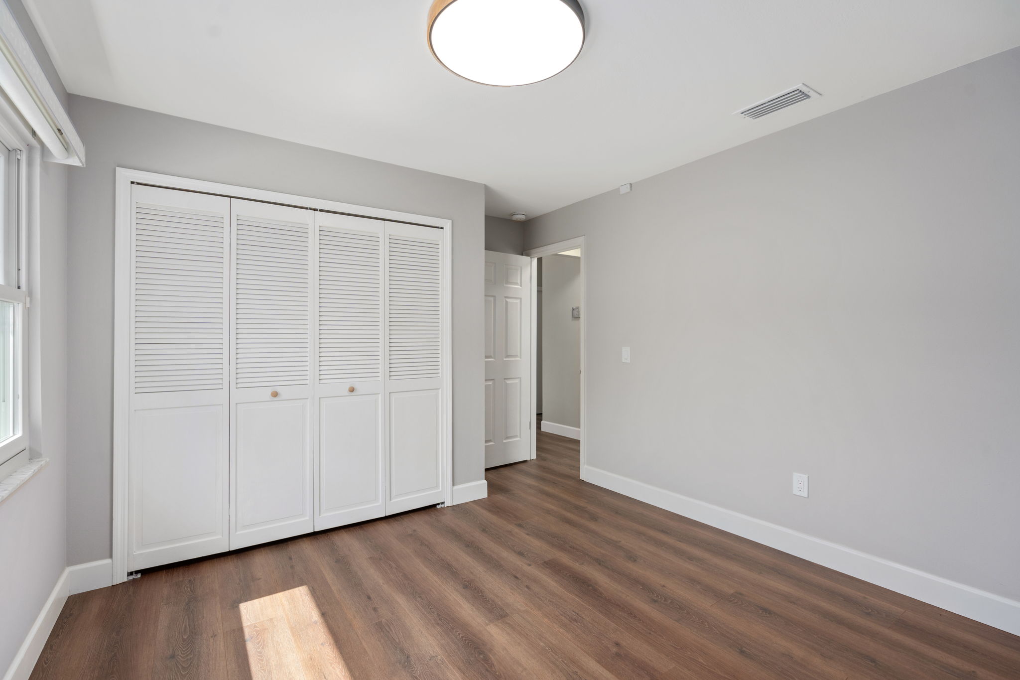 Bedroom 2 with customized closet