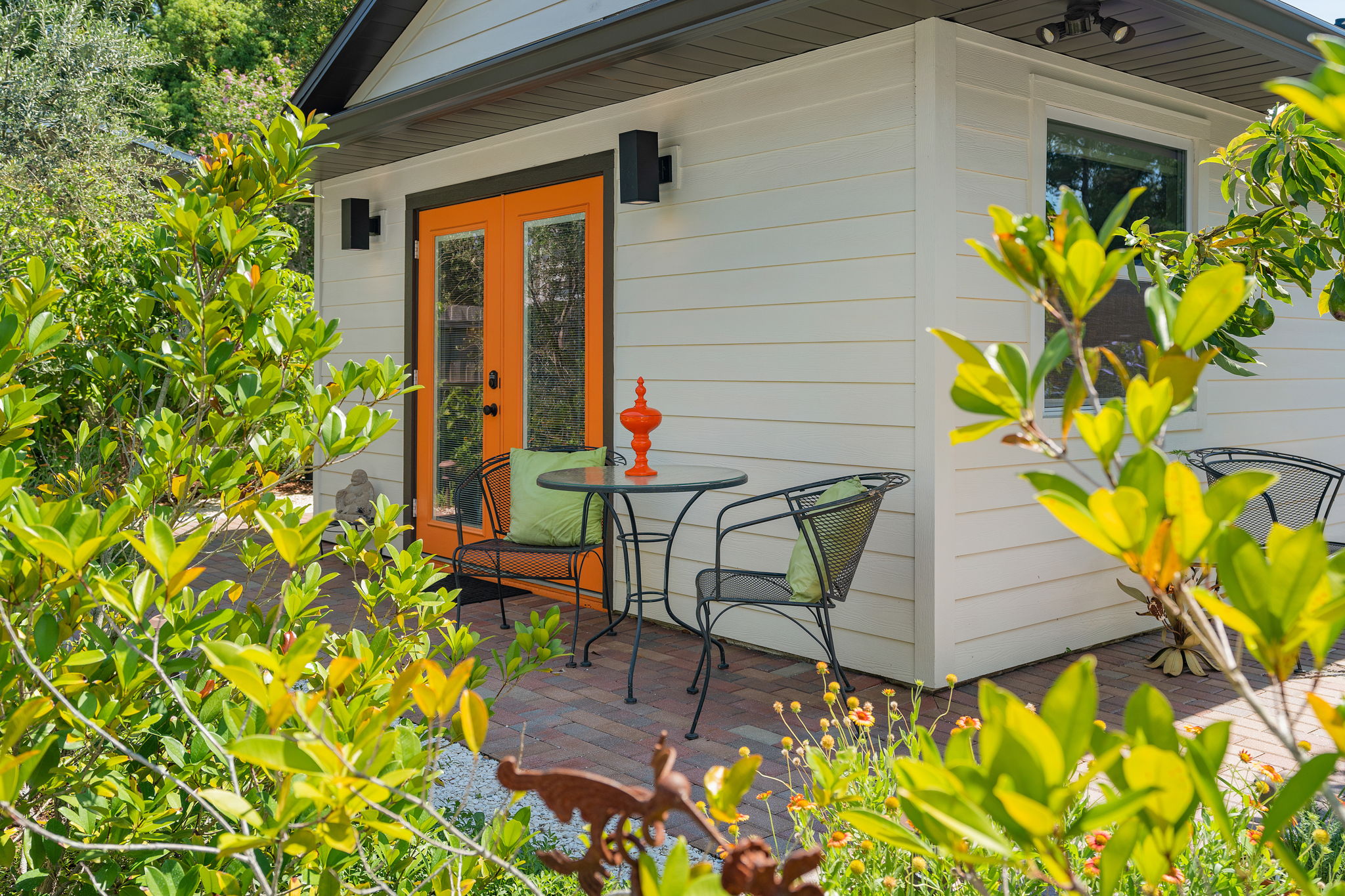 Guest house front patio