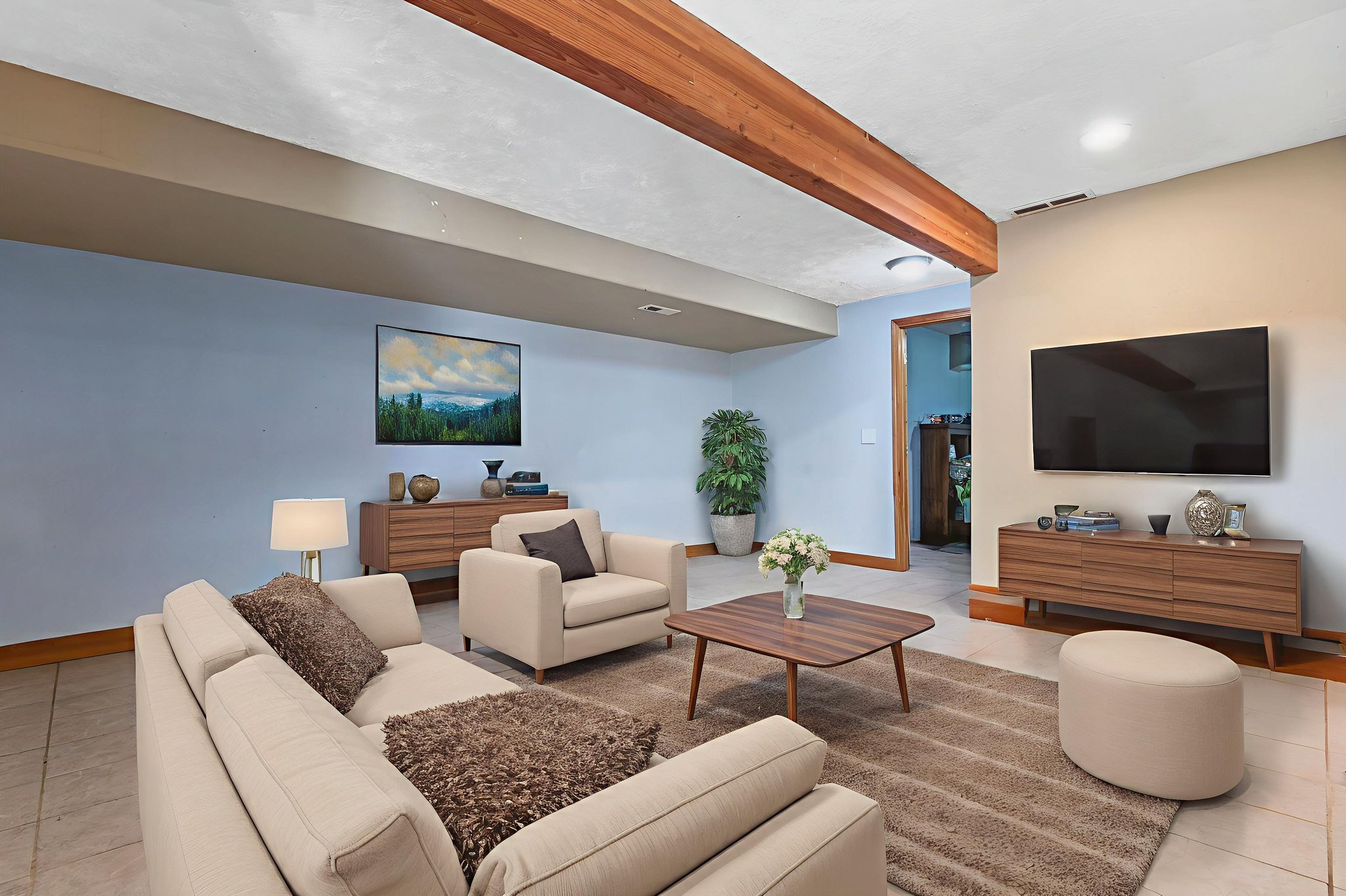 DSC_4662 virtually staged.jpeg